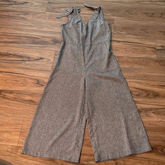 Doe & Rae size small linen romper - Picture 1 of 4